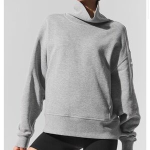 ALO Yoga Hazy Mock Neck Pullover in Gray